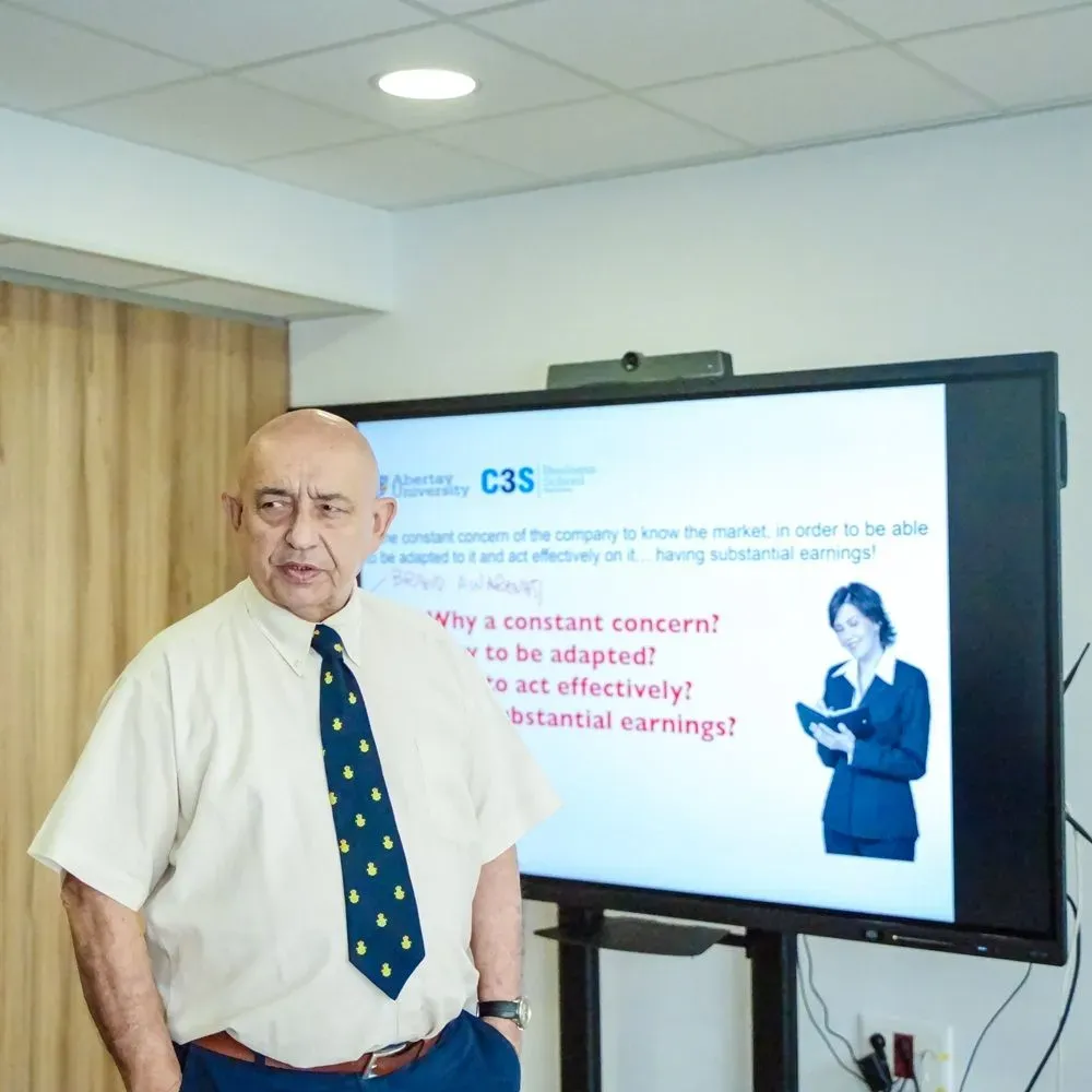 featured- Data-Driven Sales: A Transformative Workshop with Prof. Dr. Felipe Botaya